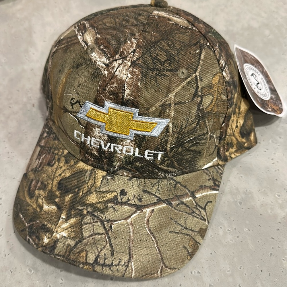 NWT Realtree Chevrolet Velcro adjustment Camo hat/cap